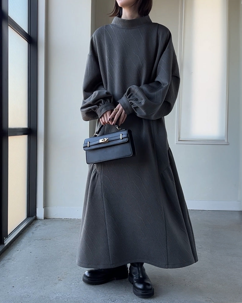 楽ちん美シルエット叶う、大人のグレーワンピ。 – HUG.U（ハグユー）