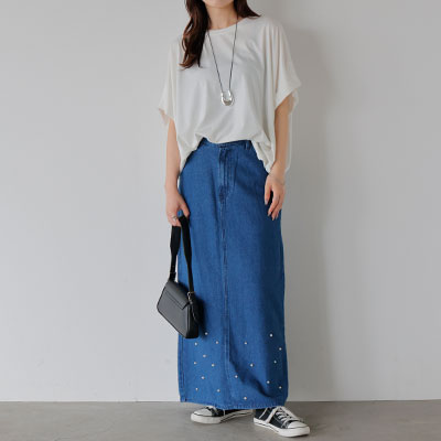 【パールのきらめきで、Tシャツスタイルが垢抜ける】