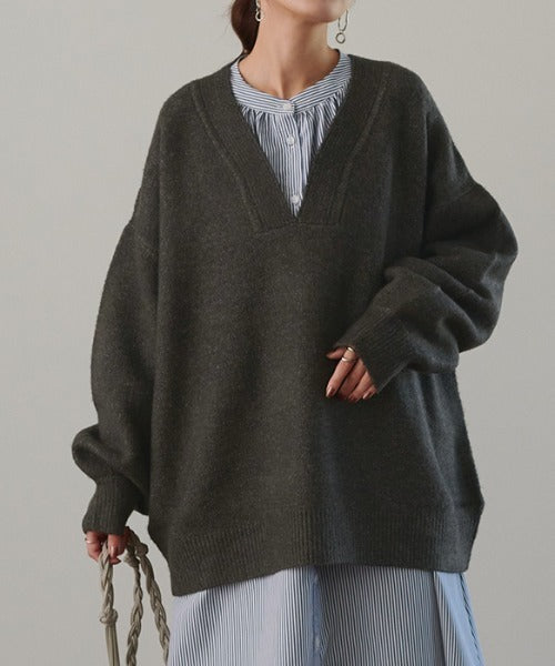 Demi-Luxe ネイビー Vネック 長袖ニット　タヌキ毛 あか抜け「 深Vネック 」 ニット レイヤード トップス セーター