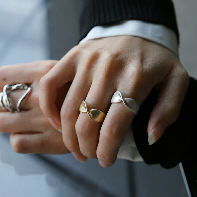 ひねりの効いた、マットリング。 リング 指輪 レディース マット