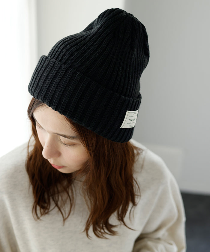 ブラックのニット帽、男女兼用・秋冬用です gs-ai4a8858ds_1.jpg